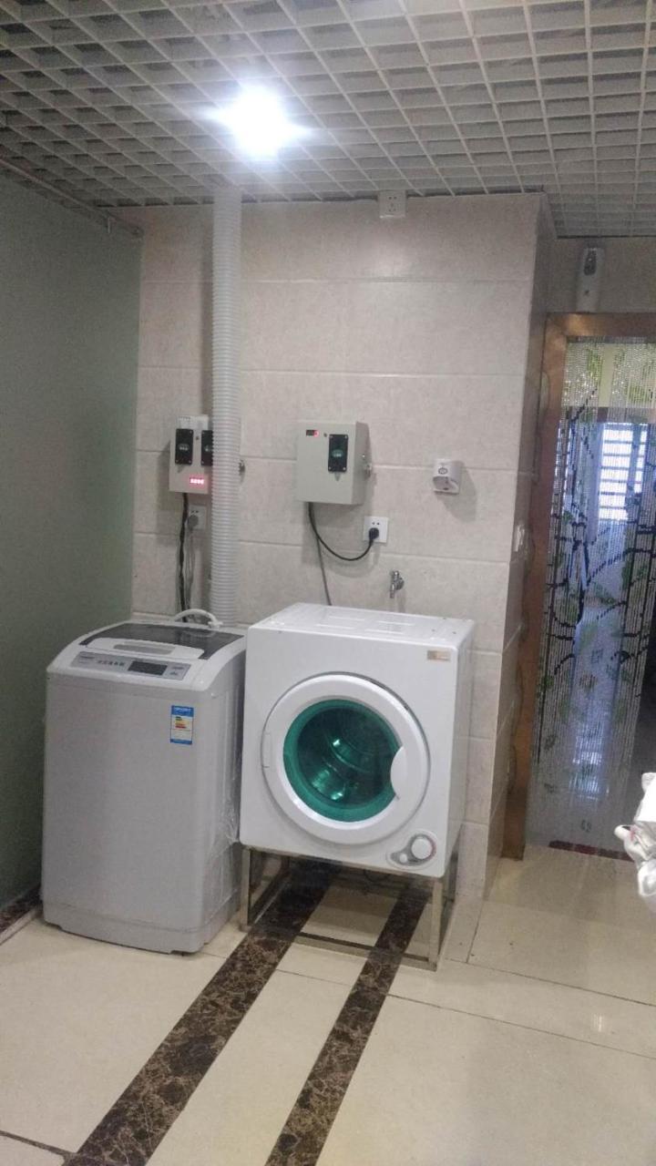 The Olive Tree Capsule Hostel Shenzhen Buitenkant foto